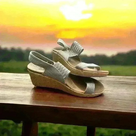 Sketcher’s Size 11 Beverlee Smitten Kitten Sandals - Picture 1 of 4